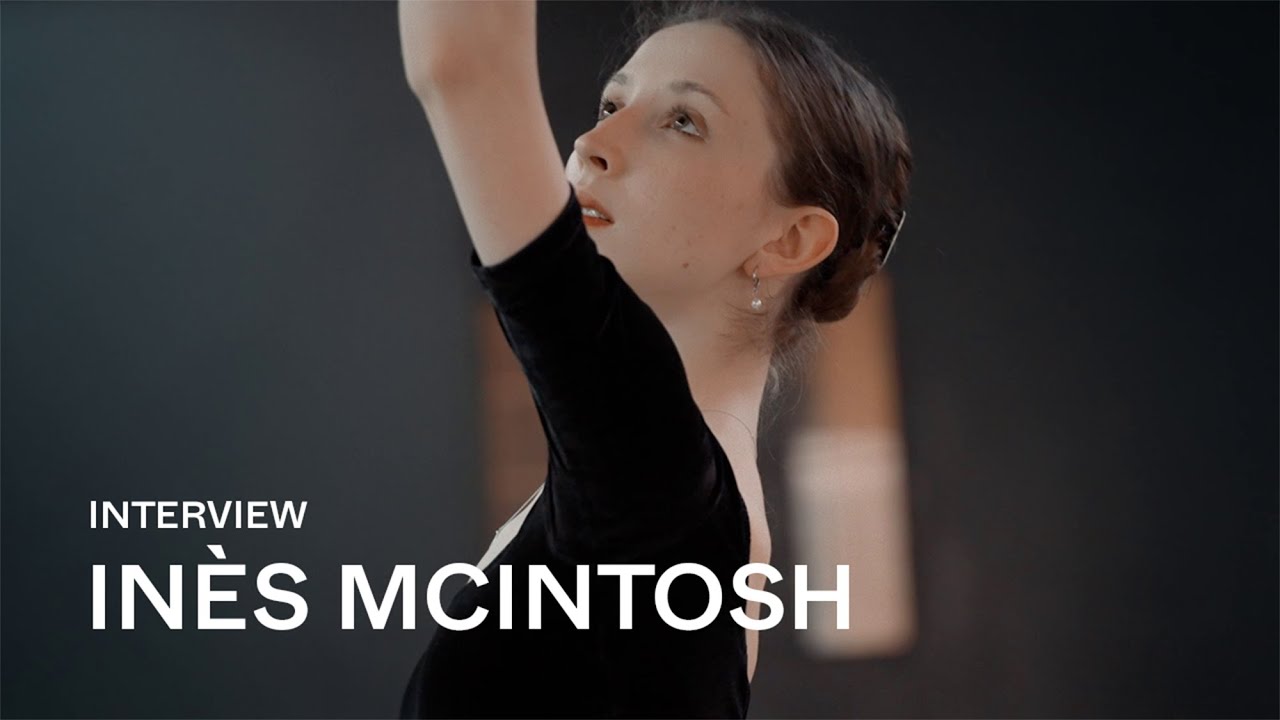 INÈS MCINTOSH répète LA BELLE AU BOIS DORMANT (Inès McIntosh rehearses The Sleeping Beauty)